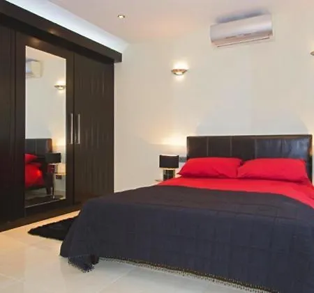 Vila In Puerto Del Carmen Sleeps 8 With Pool And Air Con Puerto del Carmen (Lanzarote)